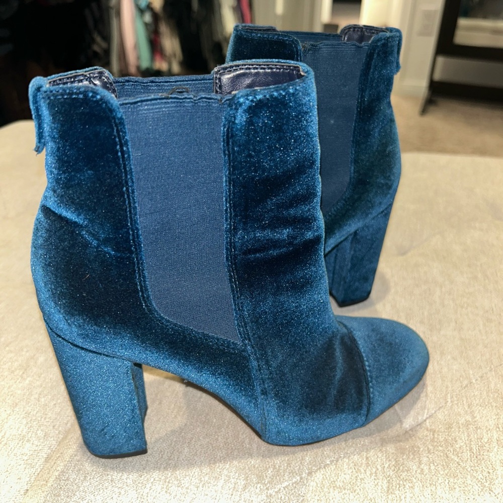 Elegant Velvet Ankle Boots - Blue